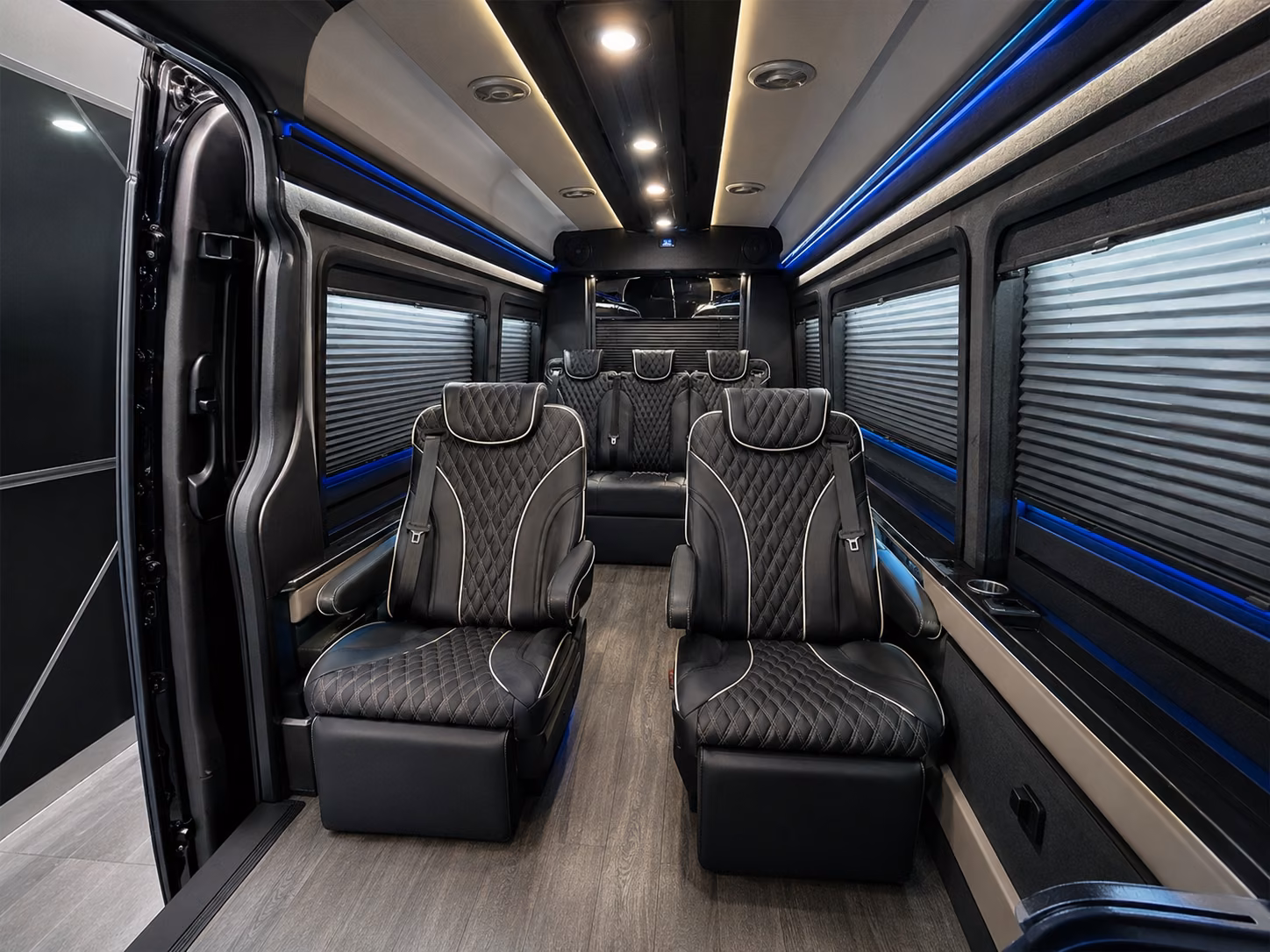 airport shuttle buses for grand canyon and flagstaff tour groups