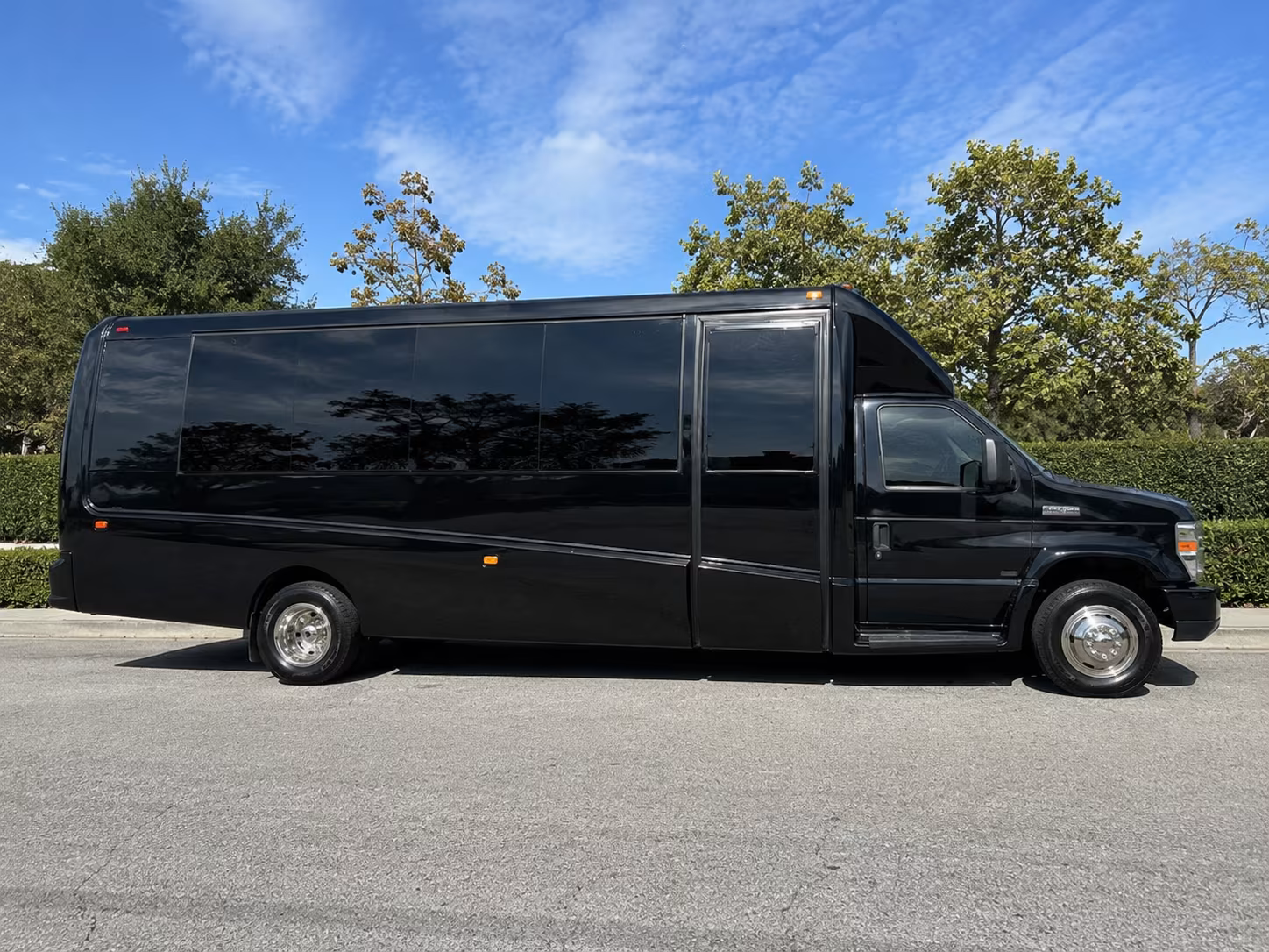 minibus wine tours through jerome and cottonwood s tasting rooms